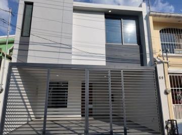 Casa de 3 habitaciones, Zapopan · Casa en Venta en Residencial Guadalupe