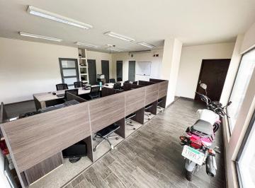 Oficina · 126m² · 4 Recámaras · 4 Estacionamientos · Oficina en Renta por Revolución