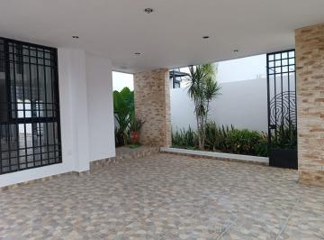 Casa de 3 habitaciones, Mérida · Venta de Casa en Floresta, Ubicada en Esquina y Tres Recamaras
