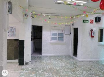 Casa de 9 habitaciones, Gustavo A. Madero · Edificio en Venta en Defensores de La Republica con Uso de Suelo
