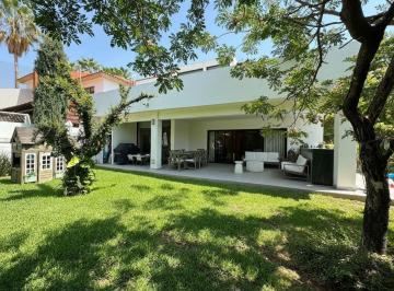 Casa de 3 habitaciones, Culiacán · Residencia con Gran Jardín en La Primavera