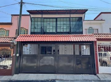 00d421a8843a51743a7446f024106197da39d7fbe2f4a7848246593e7f23cc80 · Casa en Renta en Condominio Quinta del Federalismo, Zapopan