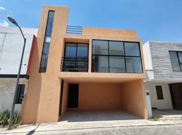 Casa · 173m² · 3 Recámaras · 2 Estacionamientos · Casa en Venta en Cuautlancingo, Cerca de Centro Comercial y Periferico