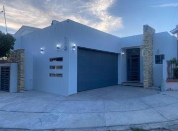 Casa · 220m² · 3 Recámaras · 2 Estacionamientos · Casa en Lomas de Mazatlán