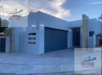 Casa · 220m² · 3 Recámaras · 2 Estacionamientos · Casa en Lomas de Mazatlán