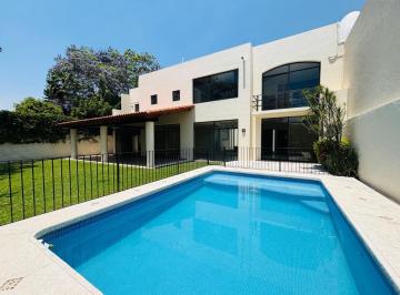 Casa de 4 habitaciones, Cuernavaca · Hermosa Casa en Renta en Fraccionamiento
