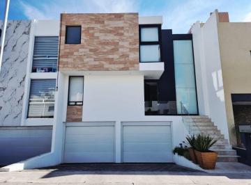 Casa de 4 habitaciones, Pachuca · Casa en Venta en Zona Plateada