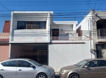 Casa · 269m² · 5 Recámaras · 1 Estacionamiento · Casa en Venta en Roble Norte
