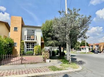 Casa · 90m² · 2 Recámaras · 2 Estacionamientos · Casa en Venta en Villas del Campo, Estado de México