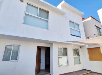 Casa de 4 habitaciones, Querétaro · Casa en Renta en Milenio, Super Amplia!