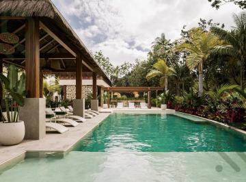 Casa · 288m² · 4 Recámaras · 2 Estacionamientos · Villa de 4 Habitaciones en Venta en Tulum de Ubicacion Premium | con Alberca y Jardín