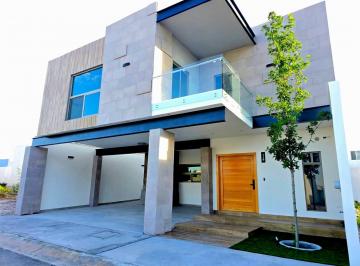 Casa · 382m² · 3 Recámaras · 2 Estacionamientos · Casa en Venta Saltillo Al Norte Habita II