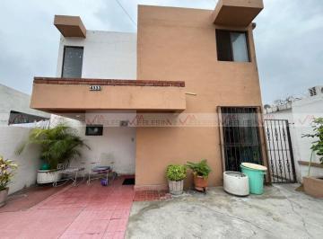 Casa · 110m² · 3 Recámaras · 1 Estacionamiento · Casa en Venta en Abraham Lincoln