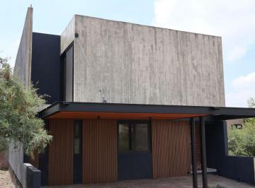 Casa de 3 habitaciones, Querétaro · Espacios Que Inspiran y Trascienden - Altozano