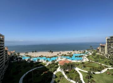 Departamento de 3 habitaciones, Puerto Vallarta · Departamento Frente Al Mar Bay View Grand 1102 Torre D