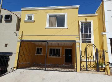 Casa · 239m² · 3 Recámaras · 2 Estacionamientos · Casa Renta Pedregal, La Silla