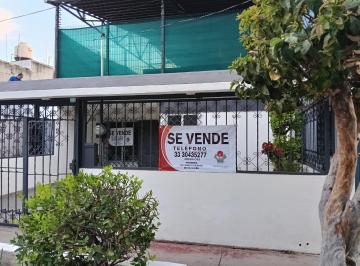 Casa de 4 habitaciones, Guadalajara · Venta Casa Fraccionamiento Colon - Industrial