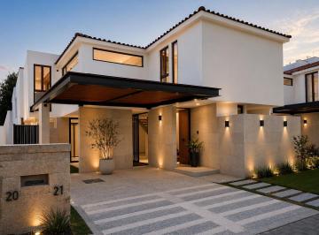 Casa en condominio · 224m² · 3 Recámaras · 2 Estacionamientos · Casa en Venta en Condado del Valle Metepec, $6,890,000