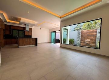 Casa · 291m² · 4 Recámaras · 3 Estacionamientos · Casa en Venta Via Cumbres
