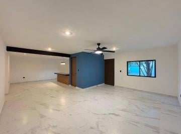 Casa de 3 habitaciones, Mérida · Casa de 3 Habitaciones, Recién Remodelada, Cerca de Galerías Mérida