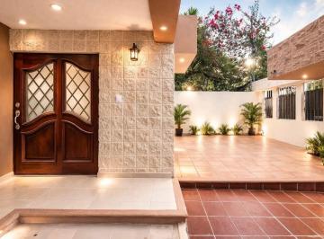 Casa en Venta de 3 habitaciones Cancún · Magnífica Oportunidad de Inversión Zona Bien Ubicada Céntrica Casa Recién Remode