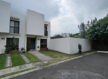 Casa · 110m² · 3 Recámaras · 2 Estacionamientos · Venta de Casa en Fraccionamiento Xana con Alberca