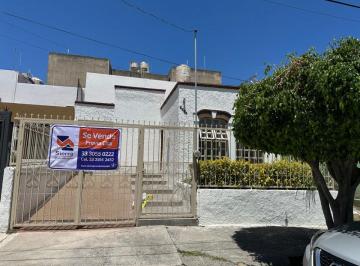 Casa de 4 habitaciones, Zapopan · Casa en Venta en Jardines del Sol - Chimalpopoca 4484