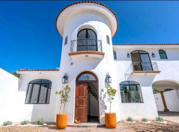 Casa · 415m² · 4 Recámaras · 5 Estacionamientos · Casa en Venta en San Miguel de Allende