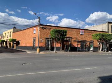 Casa de 4 habitaciones, San Juan del Río · Casa Colonial en El Centro de San Juan del Rio con Uso de Suelo Comercial