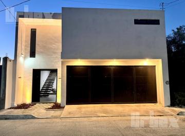 Casa · 4 Recámaras · Se Renta Bonita Casa Semi - Amueblada en Imi, Campeche
