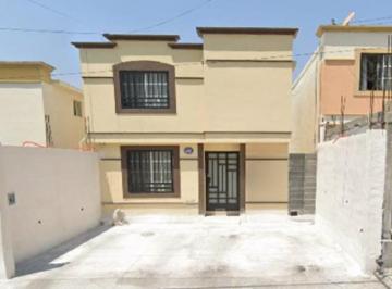 Casa de 3 habitaciones, Santa Catarina · Hermosa Casa en Venta Ubicada en Santa Catarina