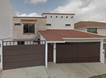 Casa de 4 habitaciones, Xalapa · Casa con 211 m² Superficie de Terreno y 4 Recámaras en Venta, Residencial Las Cumbres