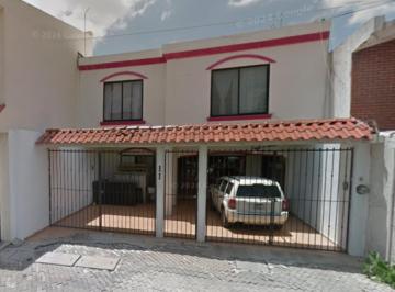 Casa de 2 habitaciones, Irapuato · Casa en Venta en Irapuato, Col. Las Plazas, Guanajuato
