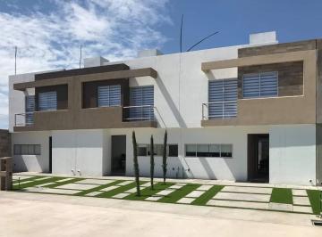 Casa · 3 Recámaras · 2 Estacionamientos · Casa