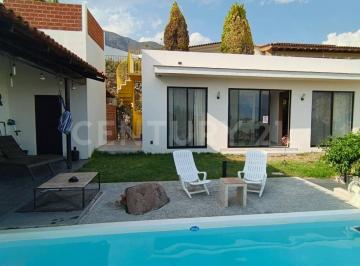 Casa en condominio · 158m² · 3 Recámaras · 3 Estacionamientos · Casa en Renta en Privada Lago Encantado en Ajijic, Chapala, Jal.