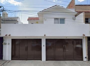 Casa de 3 habitaciones, León · Casa en Venta en León de Los Aldama, Guanajuato