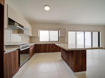 1 · Renta Casa Al Norte en Fracc. Cerrado