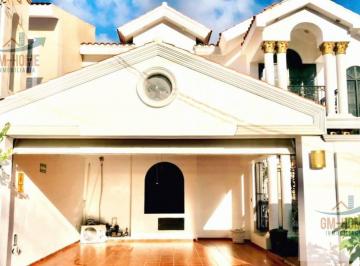 Casa · 300m² · 4 Recámaras · 2 Estacionamientos · Casa en Lomas de Mazatlán