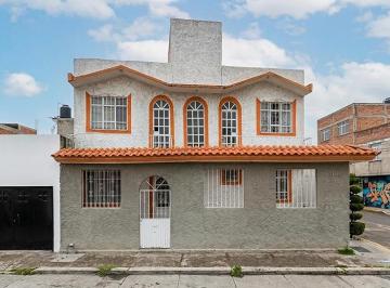 Casa de 3 habitaciones, Irapuato · Casa con 146 m² Superficie de Terreno, 3 Recámaras en Venta en Flores Magón Sur