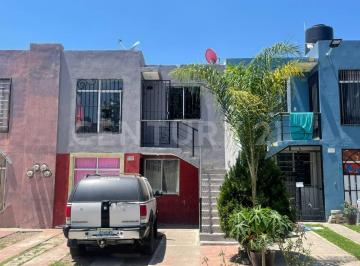 Casa · 49m² · 2 Recámaras · 1 Estacionamiento · Casa en Venta en Valle de Los Molinos.