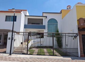 Casa de 3 habitaciones, Querétaro · Casa en Renta en Milenio III Queretaro