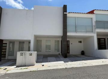 Casa de 3 habitaciones, El Marqués · Casa en Renta en Condominio Mezquite, Zibatá, El Marqués, Qro.