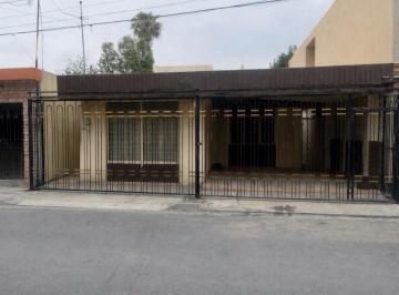 Casa · 162m² · 2 Recámaras · 1 Estacionamiento · Casa en Venta de Una Planta Funcional en Mitras Norte, Monterrey, N. L.