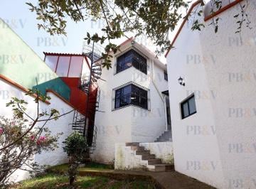 Casa · 273m² · 4 Recámaras · 3 Estacionamientos · Cas en Venta en Col. Bella Vista, Xalapa, Ver.