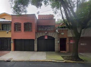 Casa de 4 habitaciones, Coyoacán · Casa con 185 m² Superficie de Terreno y 4 Recámaras en Venta, del Carmen