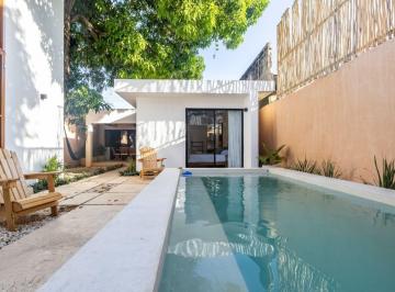 Casa · 223m² · 3 Recámaras · 1 Estacionamiento · Encantadora Casa en Venta Remodelada Merida Centro (Avc - 2807)