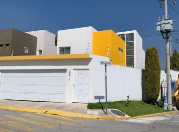 Casa · 153m² · 3 Recámaras · 3 Estacionamientos · Casa en Venta en Bonanza, Metepec.
