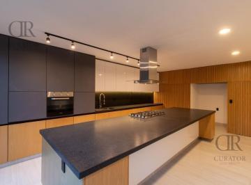 Casa · 429m² · 4 Recámaras · 5 Estacionamientos · Casa en Venta en El Campanario, Queretaro