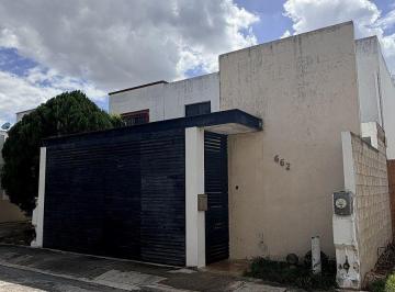 Casa · 294m² · 3 Recámaras · 2 Estacionamientos · Casa en Fraccionamiento Gran Santa Fe