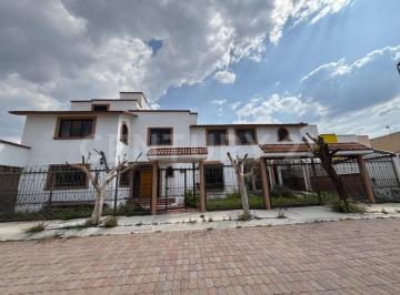 Casa · 533m² · 6 Recámaras · 5 Estacionamientos · Casa en Venta, Residencial Italia, Santiago de Querétaro, Querétaro.